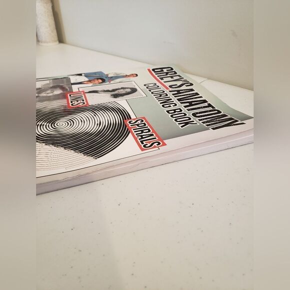 Grey's Anatomy Coloring Book - Picture 6 of 6
